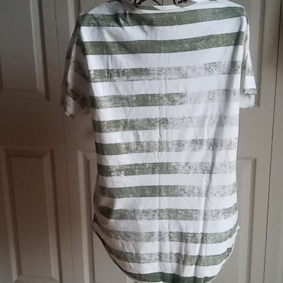 Tee - Picture 4 of 5